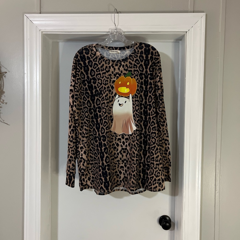 Sonthern Stitch Women’s T-Shirt Long Sleeve Leopard Print Pumpkin/Ghost  XL NWOT